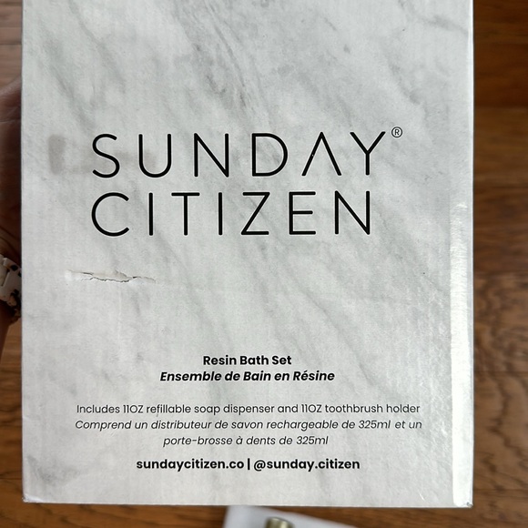 Sunday Citizen Resin Bath Set - Picture 3 of 3